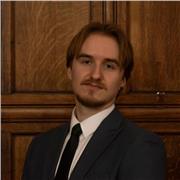 Hablante nativo de inglés de Londres que ayuda a las personas a mejorar sus habilidades de conversación en el mundo real a través